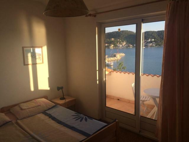 Apartman Supetarska Draga Lejlighed Eksteriør billede